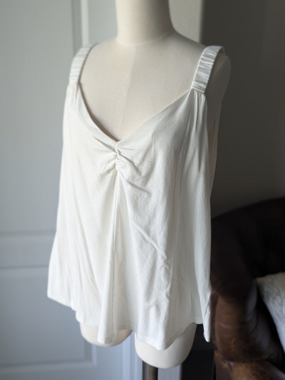 Soft Surroundings Cream Twist-Front Sleep Tank
